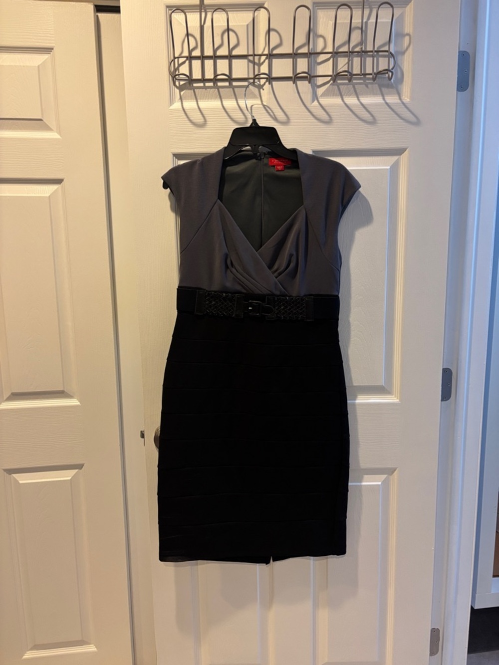 Signature Studio Gray Top Black Skirt Sheath Dress with Belt